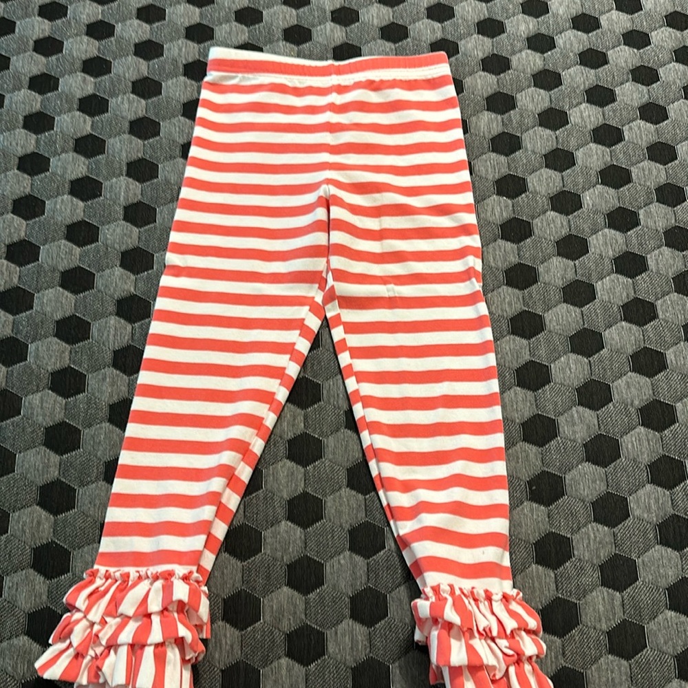 Kelly’s Kids size 5 ruffle bottom leggings